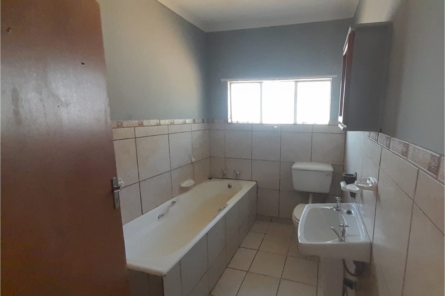 3 Bedroom Property for Sale in Flamwood North West